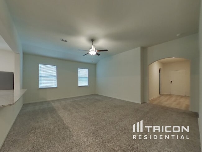 206 Banjo Trl in Newark, TX - Building Photo - Building Photo