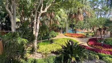 2000 Towerside Terrace, Unit 412 in Miami, FL - Building Photo - Building Photo