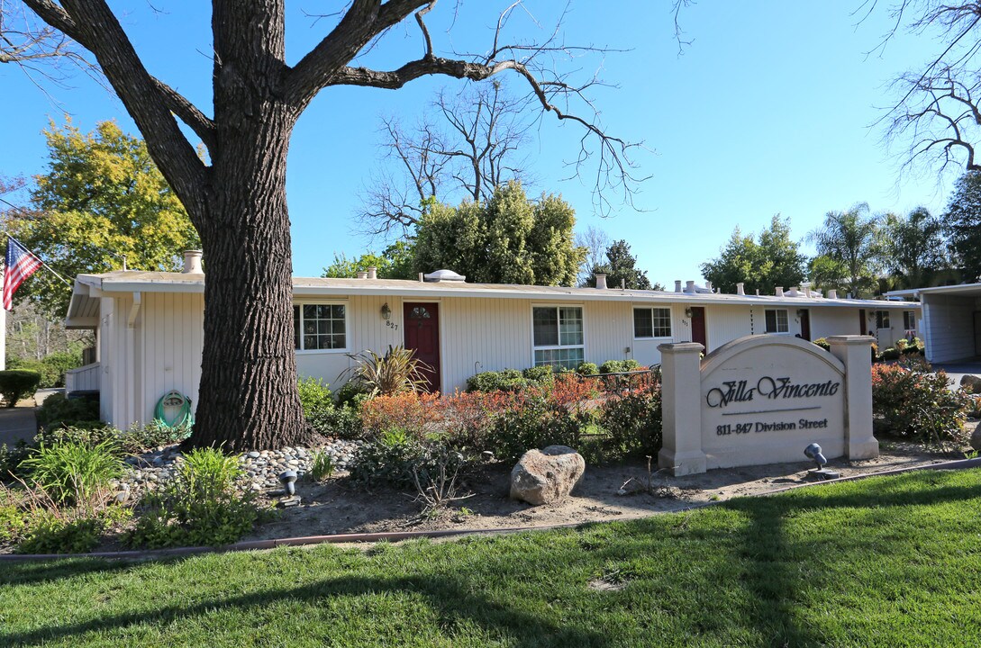 Villa Vicente in Pleasanton, CA - Foto de edificio