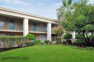 Lantern Village in Houston, TX - Foto de edificio - Building Photo