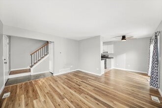 1033 Glouchester Harbor in Schaumburg, IL - Building Photo - Building Photo