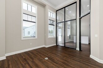 2043 Mason Rd in Katy, TX - Foto de edificio - Building Photo