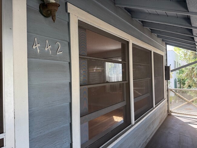 442 S Euclid Ave in Pasadena, CA - Foto de edificio - Building Photo