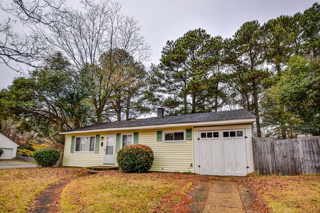 1401 River Oaks Dr in Norfolk, VA - Building Photo - Building Photo