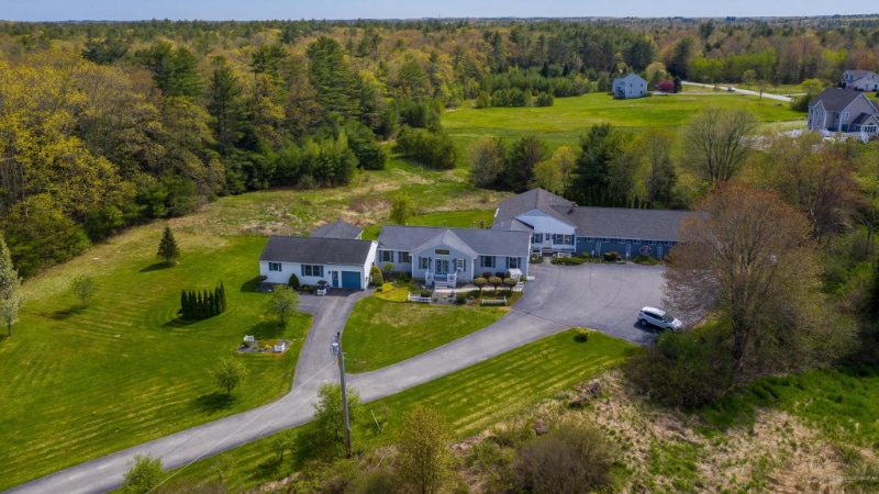 757 Limerick Rd in Arundel, ME - Foto de edificio