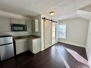 133 E Concord St, Unit 02 in Orlando, FL - Building Photo - Building Photo