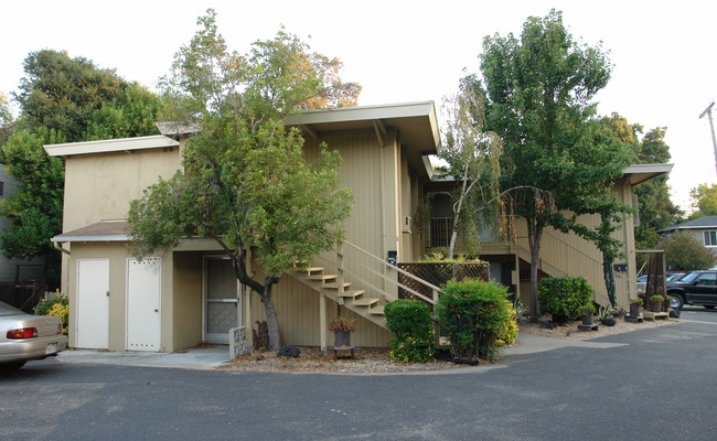 1262-1282 Carmel Ct in Walnut Creek, CA - Foto de edificio - Building Photo