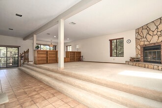 23109 Cardinal Rd in Wrightwood, CA - Building Photo - Building Photo