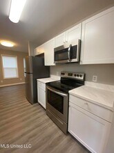 117 Interstate Farm Rd in Byhalia, MS - Foto de edificio - Building Photo