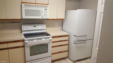 16 Harcourt St-Unit -# 5 in Boston, MA - Building Photo - Building Photo