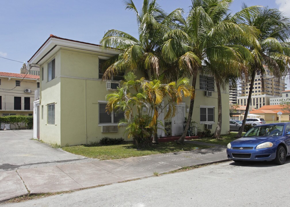 50 Majorca Ave in Coral Gables, FL - Building Photo