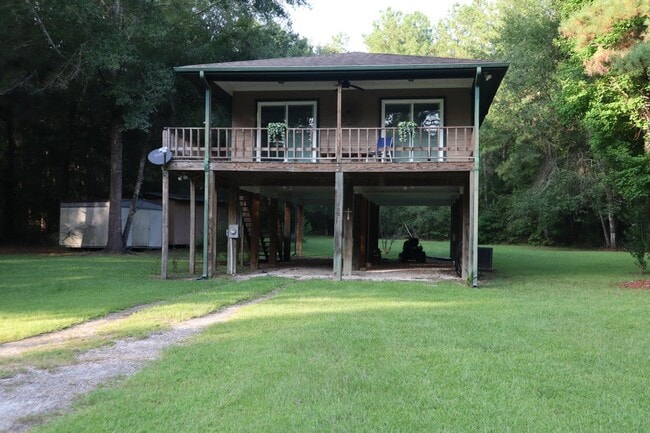 940 S Pine St in Kountze, TX - Building Photo - Building Photo