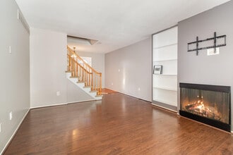 24750 Olde Orchard St in Novi, MI - Building Photo - Building Photo
