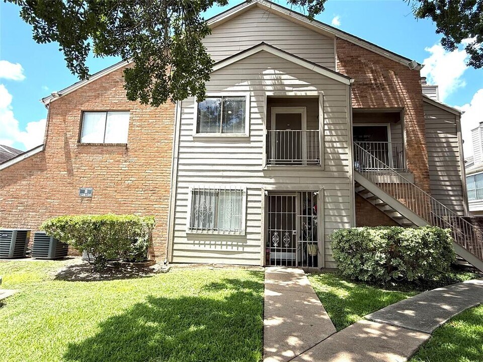 6701 Sands Point Dr in Houston, TX - Foto de edificio