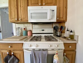 12 Craigie St, Unit 4 in Somerville, MA - Building Photo - Building Photo