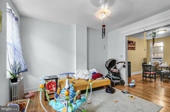 443 Emily St in Philadelphia, PA - Building Photo - Building Photo