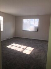 224 Ridgeway Ave, Unit 4 in Southgate, KY - Foto de edificio - Building Photo