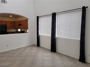 1158 Twinkling Meadows Dr in Henderson, NV - Building Photo - Building Photo