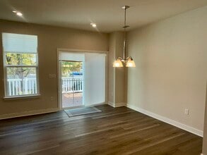 8 Owen Ct in Somerset, NJ - Building Photo - Building Photo