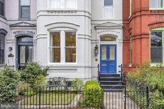 1102 East Capitol St NE in Washington, DC - Foto de edificio - Building Photo