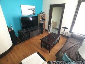 112 Allston St, Unit 1 in Boston, MA - Foto de edificio - Building Photo