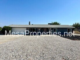 17945 Sequoia St in Hesperia, CA - Building Photo