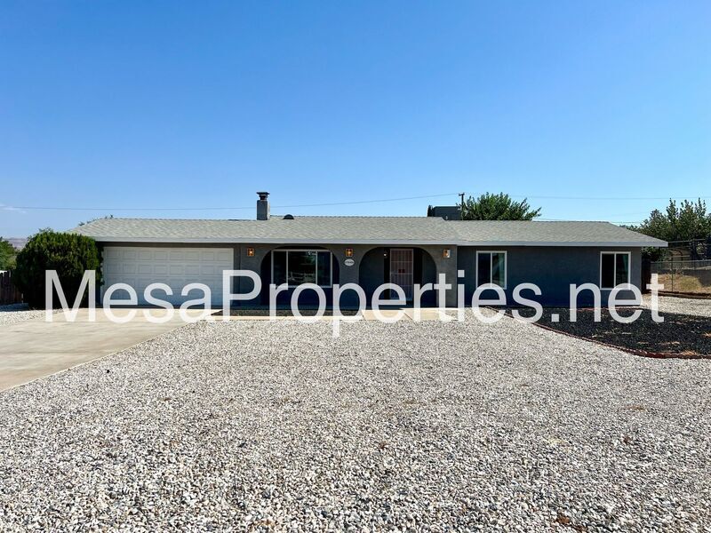 17945 Sequoia St in Hesperia, CA - Building Photo