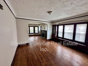 245-247 Oakdale Ave in Akron, OH - Building Photo - Building Photo