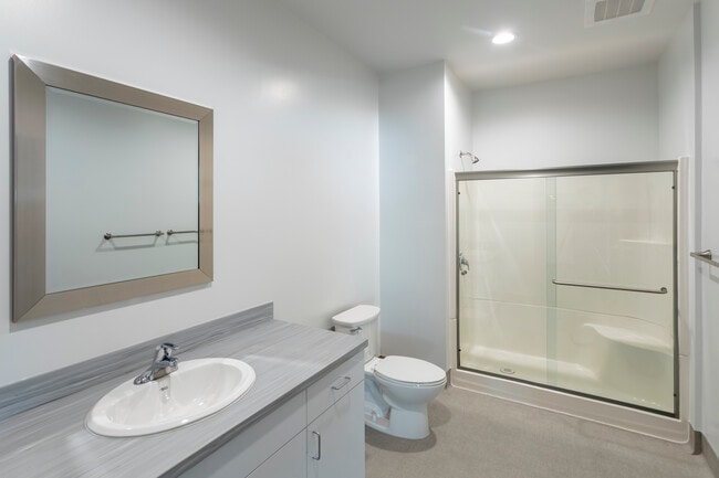 Lofts at 734 University Ave in San Diego, CA - Foto de edificio - Interior Photo