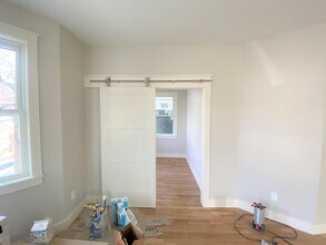 72 Spring St, Unit 3 in Cambridge, MA - Building Photo - Building Photo