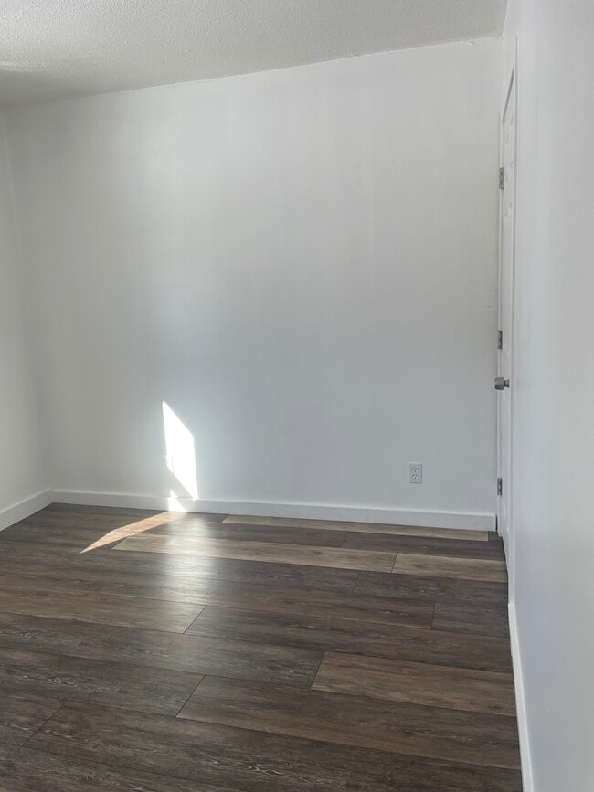 17 Knoxville Ct in Groton, CT - Foto de edificio - Building Photo