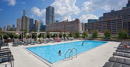 Hubbard Place in Chicago, IL - Foto de edificio - Building Photo