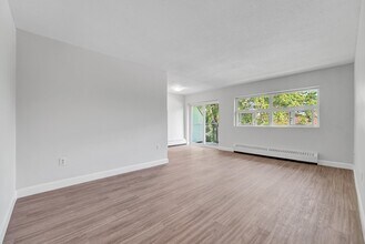 Huron Gardens in London, ON - Building Photo - Building Photo
