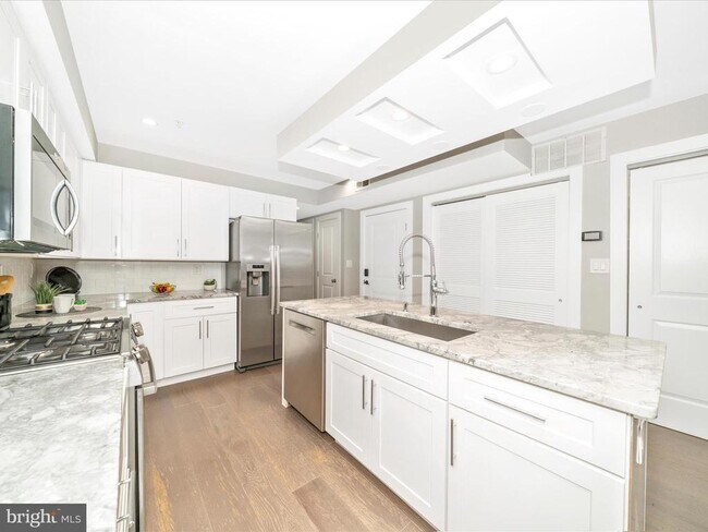 1826 Independence Ave SE in Washington, DC - Building Photo - Building Photo