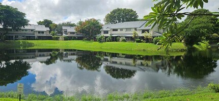 2262 Discovery Cir W in Deerfield Beach, FL - Building Photo - Building Photo