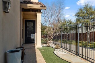 14739 Stanford Ct in Dallas, TX - Foto de edificio - Building Photo