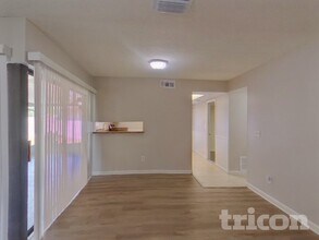 4715 Grove Point Dr in Tampa, FL - Building Photo - Building Photo