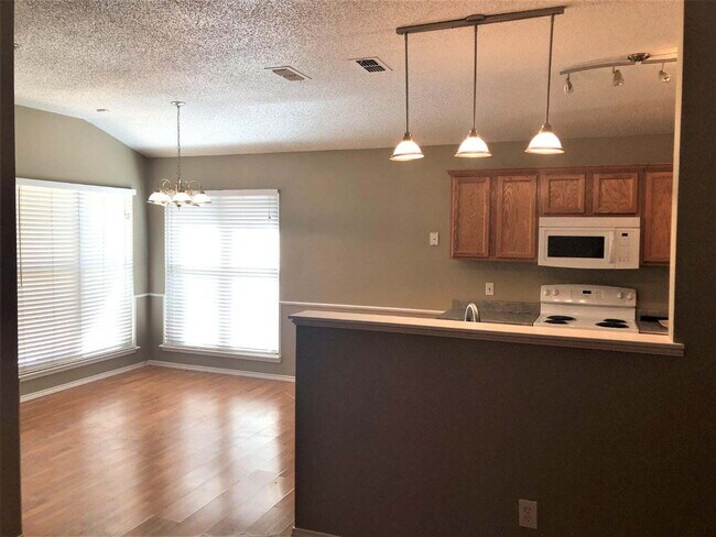 6549 88th St in Lubbock, TX - Foto de edificio - Building Photo