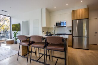 The Leston in Edmonton, AB - Building Photo - Building Photo