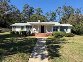 3022 Livingston Rd in Tallahassee, FL - Building Photo - Building Photo