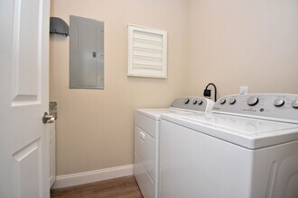2600 SW 35th Pl in Gainesville, FL - Building Photo - Building Photo