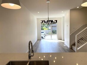 6417-6493 93 St NW in Edmonton, AB - Building Photo - Building Photo