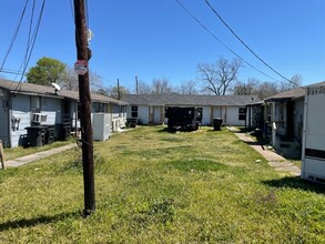 6901 Dumble St in Houston, TX - Building Photo - Building Photo