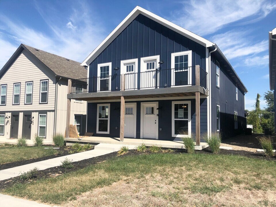 132 SW 8th St in Blue Springs, MO - Foto de edificio