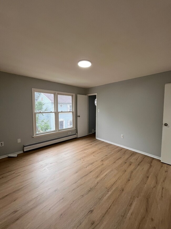 52 Van Nostrand Ave, Unit Single Family in Jersey City, NJ - Building Photo - Building Photo