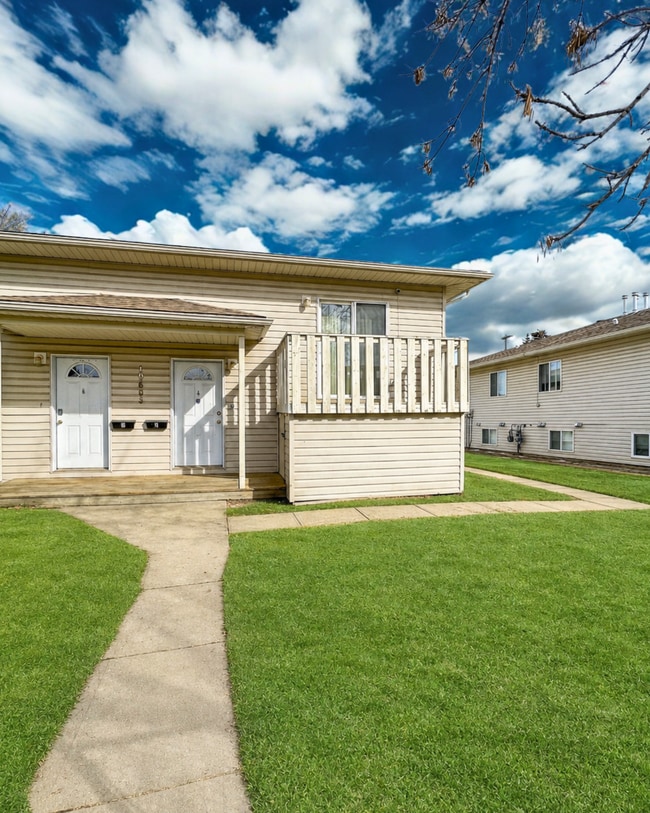 property at 10605 D-106102 102 St