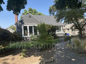 7407 SE 30th Ave in Portland, OR - Building Photo