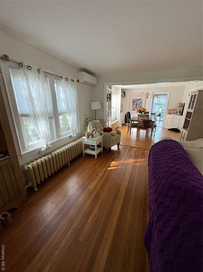 45 Central Pkwy in Huntington, NY - Building Photo - Building Photo