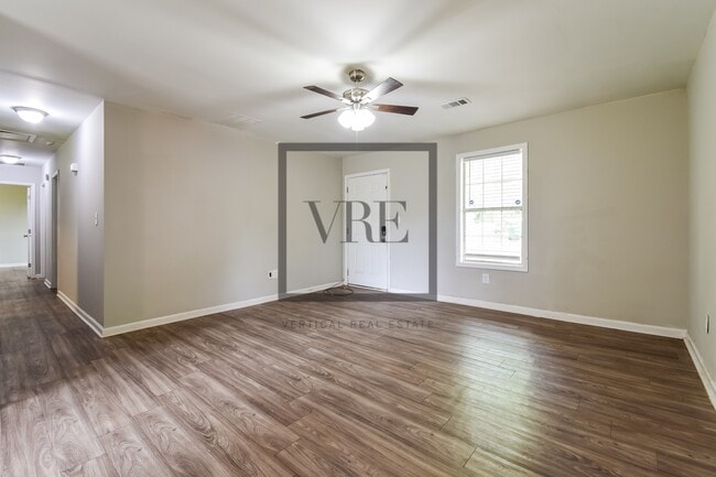 4748 Bartlett Rd in Forest Park, GA - Building Photo - Building Photo