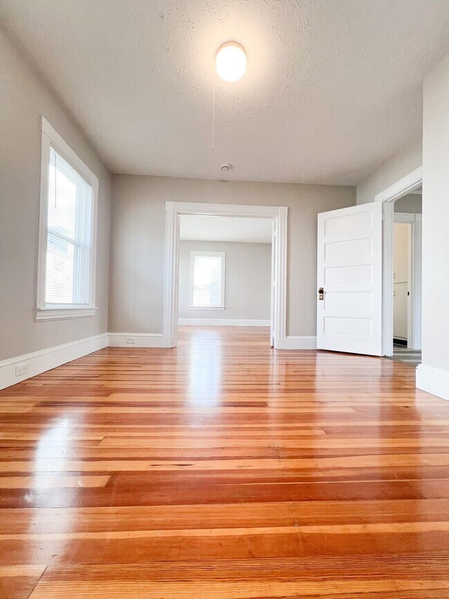 84 Exeter Ave-Unit -1 in Manchester, NH - Building Photo - Building Photo